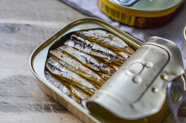Boîte de sardines. Crédit photo : Monicore / Pixabay