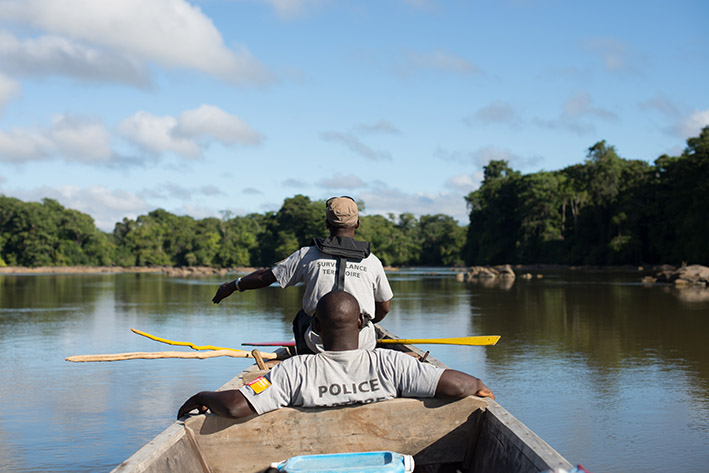 Surveillance du territoire © Guillaume Feuillet / Parc amazonien de Guyane