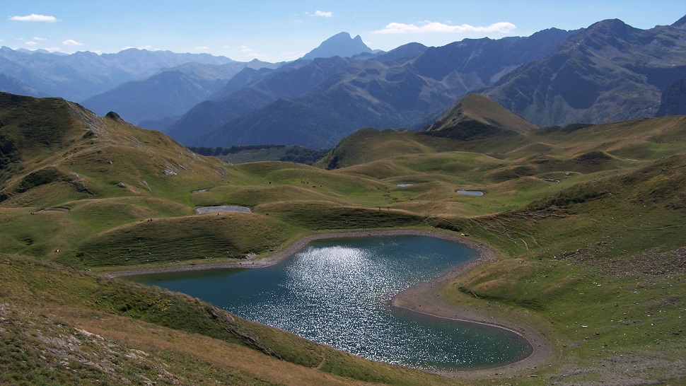 Lac du Montagnon, vallée d'Ossau. Crédit photo : Laurent Bisquey / OFB