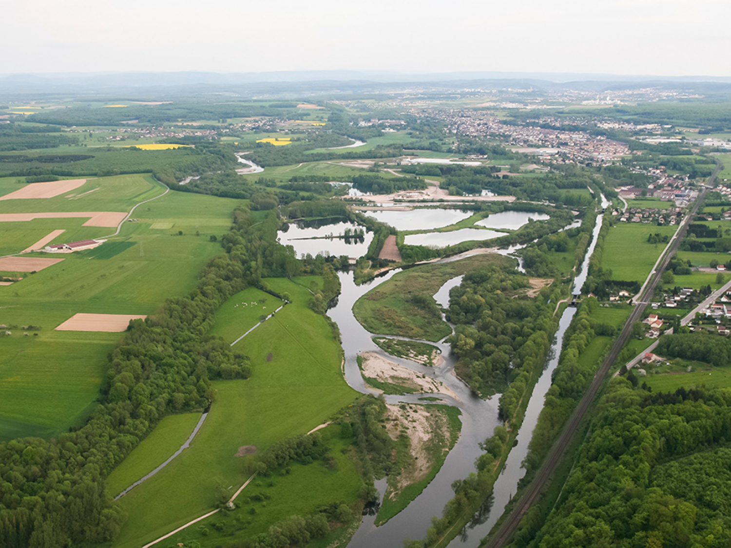 Vallée de la Moselle dans le département des Vosges en aval d'Epinal. Crédit photo : Philippe Massit / OFB