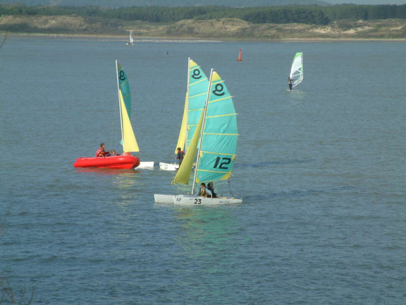 Pratique de la voile dans la baie de Canche. Crédit photo : Marie-Dominique Monbrun / OFB