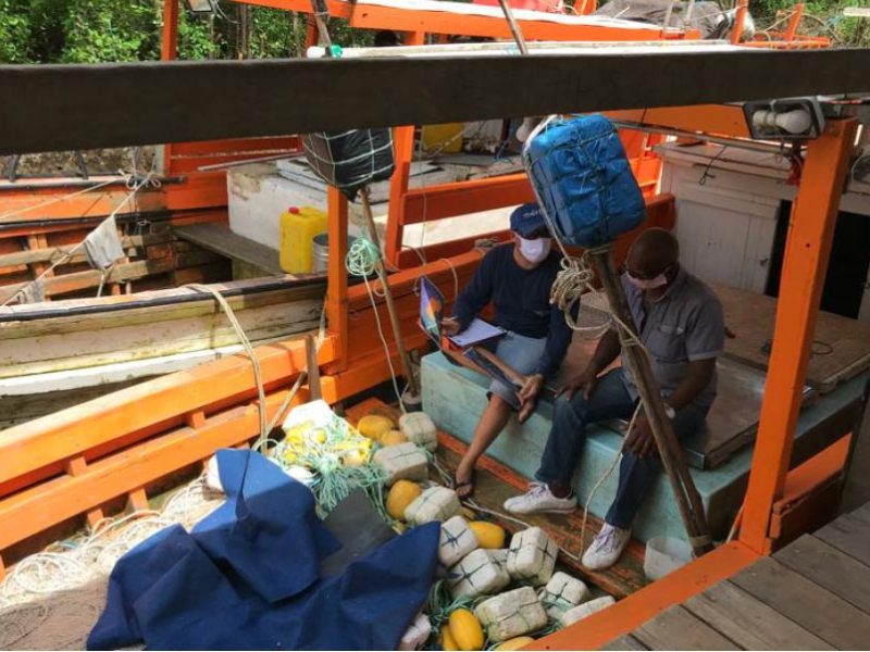 Entretiens avec des pêcheurs dans le cadre du projet PALICA II. Crédit photo : CRPMEMG