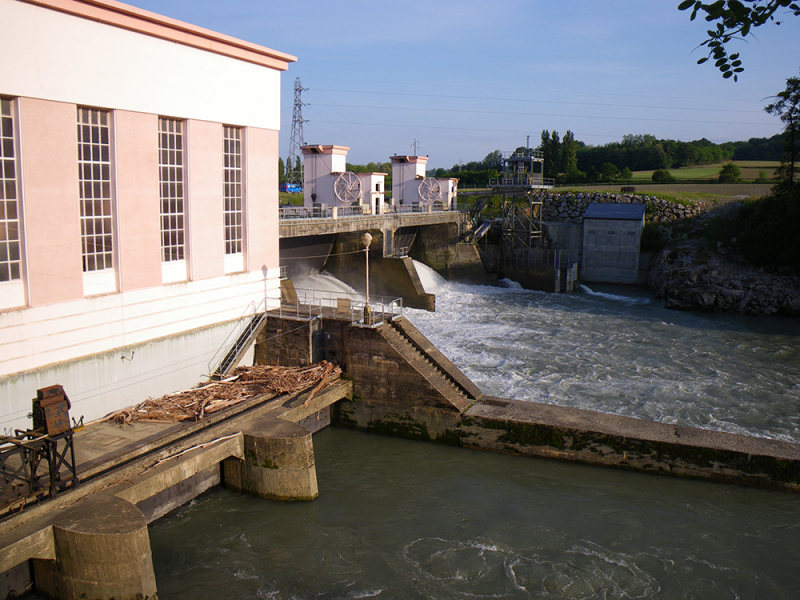 Centrale hydroélectrique de Baigts de Béarn sur le Gave de Pau . Crédit photo : Matthieu Chanseau / OFB