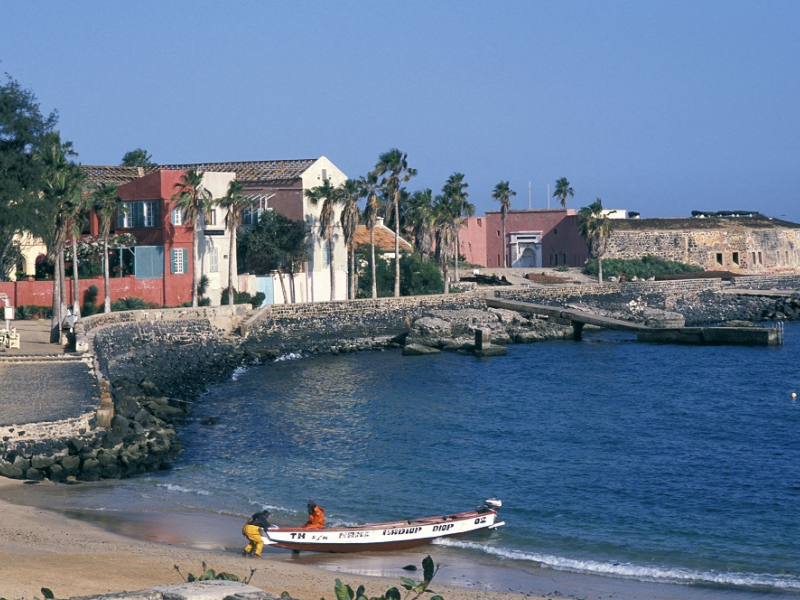 Ville de Dakar en bord de mer. Crédits : Françoise Lemarchand / Biosphoto