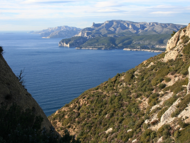 Vue sur les calanques de Marseille. Crédit photo : Stephan Corporon / OFB