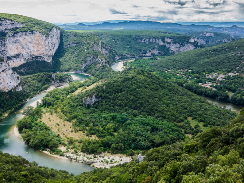 Site naturel des gorges de l’Ardèche. Crédit photo : Sébastien Lamy / OFB