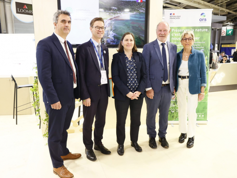 De gauche à droite : Guillaume Choisy (Agence de l'eau Adour-Garonne). Olivier Thibault (OFB), Patricia Blanc (ADEME), Christophe Viret (OFB) et Armelle Nicolas (Lorient Agglomération)